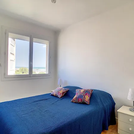 Apartment Confortable F5 Sur Avec Parking - Fr-1-715-69