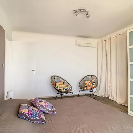 Apartment Confortable F5 Sur Avec Parking - Fr-1-715-69 *